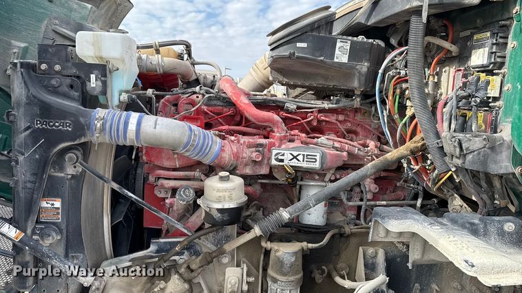 image for item EE3418 2018 Peterbilt 567 semi truck