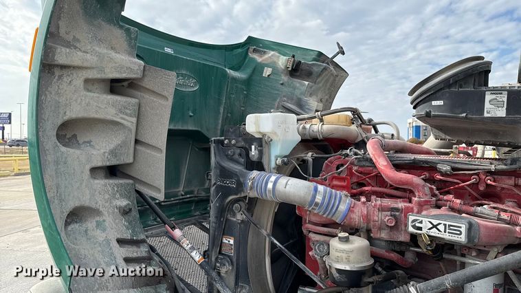 image for item EE3418 2018 Peterbilt 567 semi truck