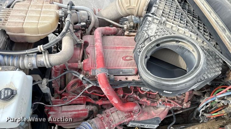 image for item EE3418 2018 Peterbilt 567 semi truck