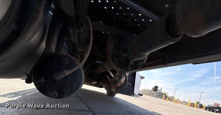 image for item EE3419 2020 Freightliner Cascadia 126 semi truck