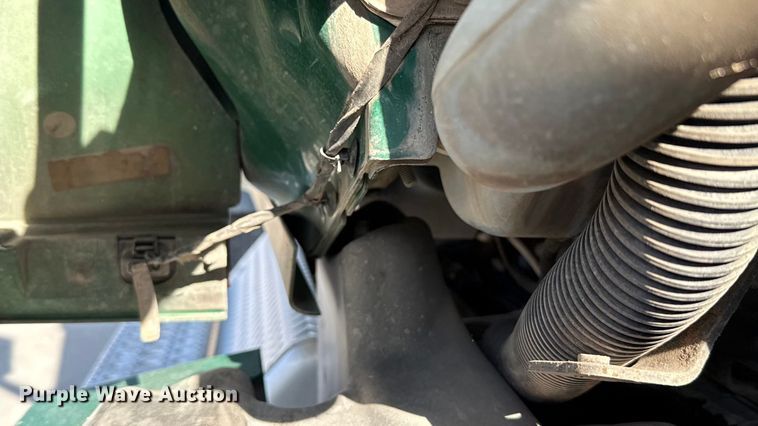 image for item EE3419 2020 Freightliner Cascadia 126 semi truck