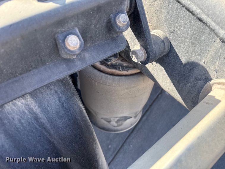 image for item EE3419 2020 Freightliner Cascadia 126 semi truck