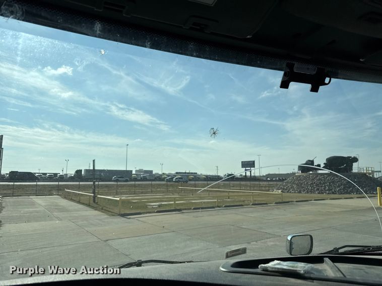 image for item EE3419 2020 Freightliner Cascadia 126 semi truck