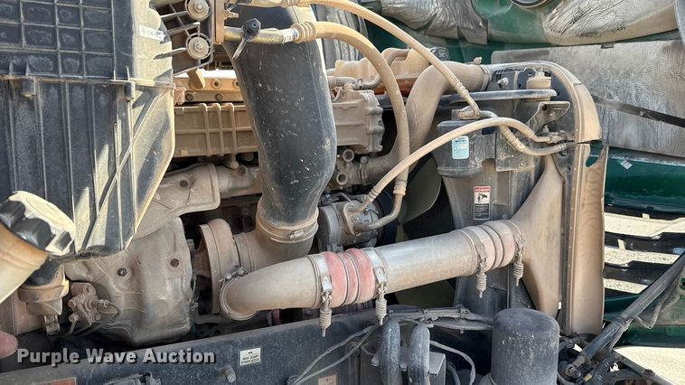 image for item EE3419 2020 Freightliner Cascadia 126 semi truck