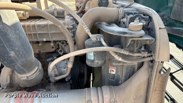 image for item EE3419 2020 Freightliner Cascadia 126 semi truck