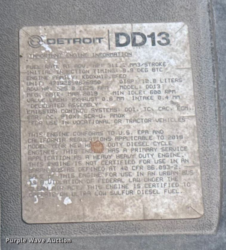 image for item EE3419 2020 Freightliner Cascadia 126 semi truck