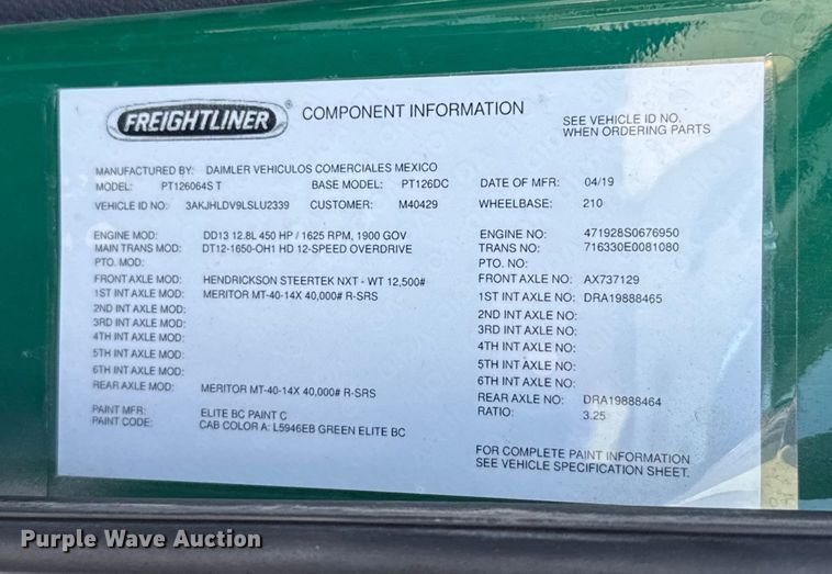 image for item EE3419 2020 Freightliner Cascadia 126 semi truck