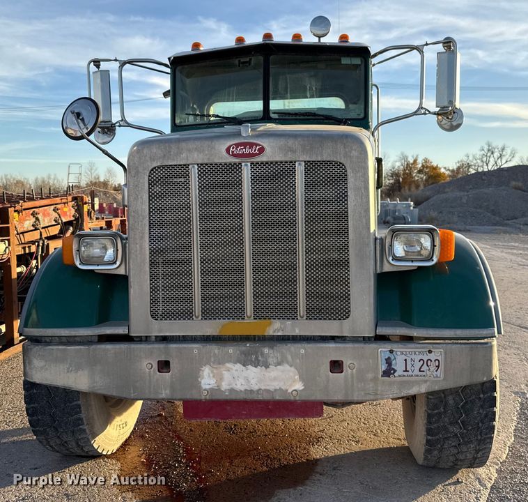 image for item EE3429 2011 Peterbilt 365 
