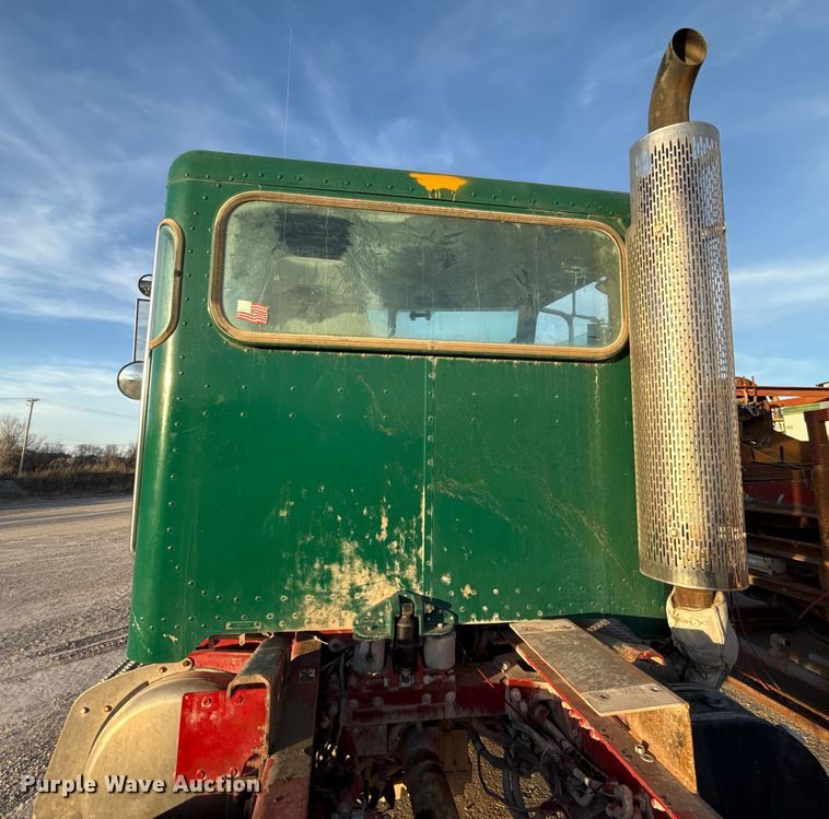 image for item EE3429 2011 Peterbilt 365 