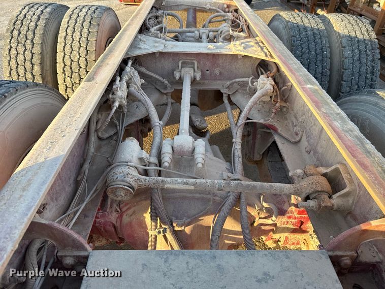 image for item EE3429 2011 Peterbilt 365 