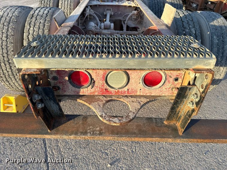 image for item EE3429 2011 Peterbilt 365 