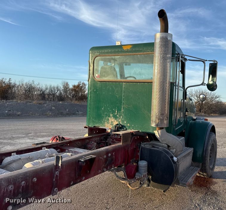 image for item EE3429 2011 Peterbilt 365 