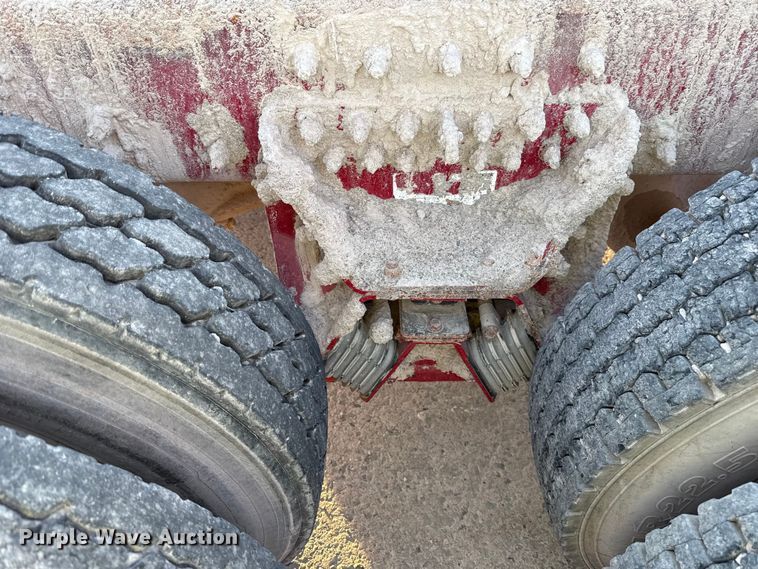 image for item EE3429 2011 Peterbilt 365 