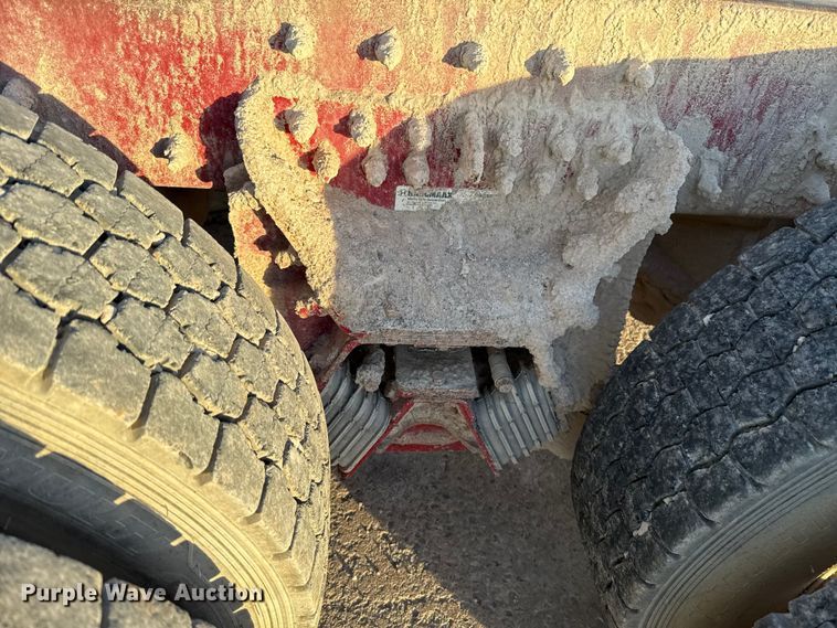 image for item EE3429 2011 Peterbilt 365 