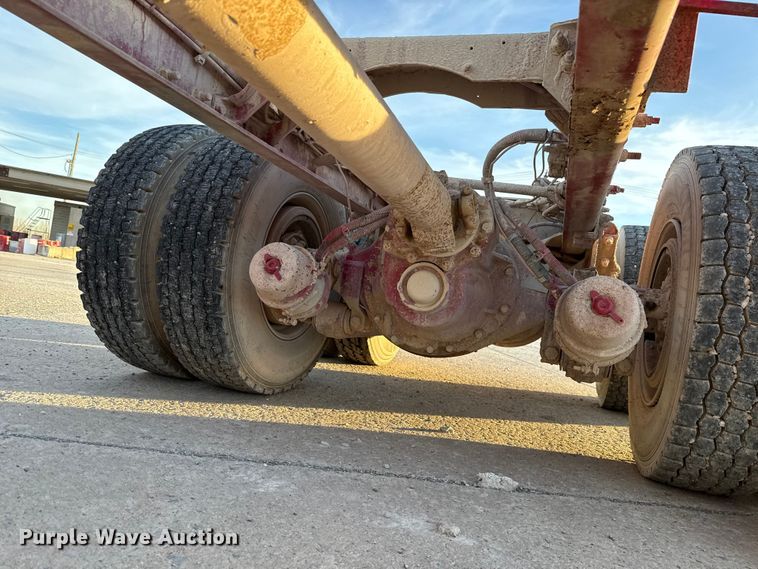 image for item EE3429 2011 Peterbilt 365 