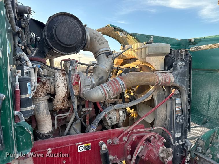 image for item EE3429 2011 Peterbilt 365 