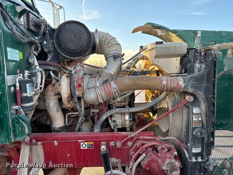 image for item EE3429 2011 Peterbilt 365 