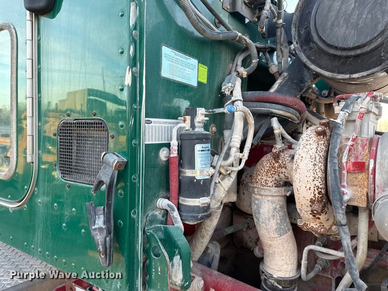 image for item EE3429 2011 Peterbilt 365 