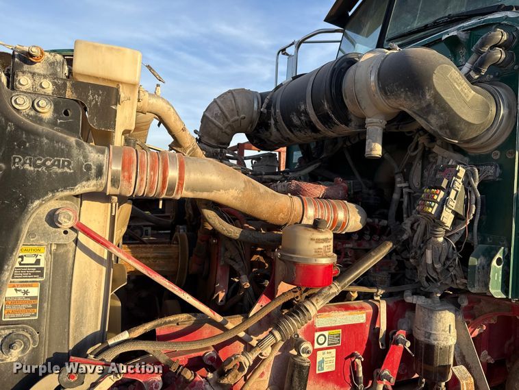 image for item EE3429 2011 Peterbilt 365 