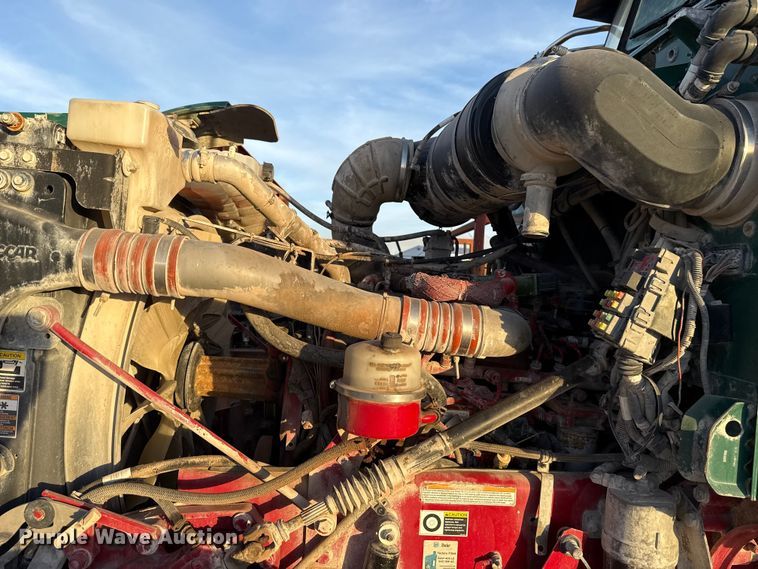 image for item EE3429 2011 Peterbilt 365 