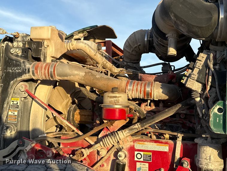 image for item EE3429 2011 Peterbilt 365 