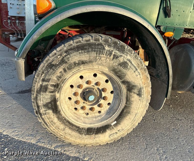 image for item EE3429 2011 Peterbilt 365 