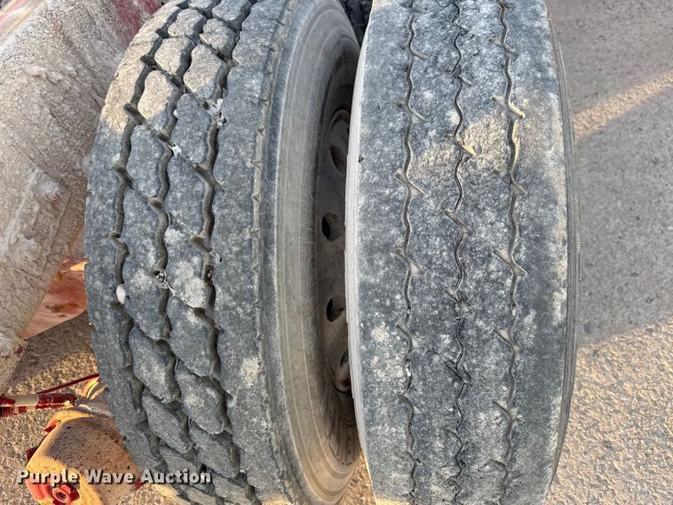 image for item EE3429 2011 Peterbilt 365 