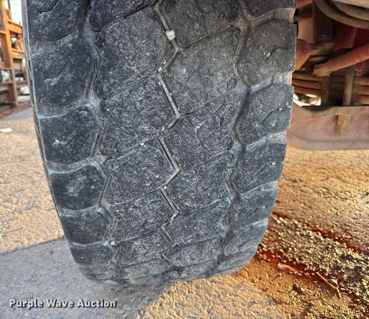 image for item EE3429 2011 Peterbilt 365 