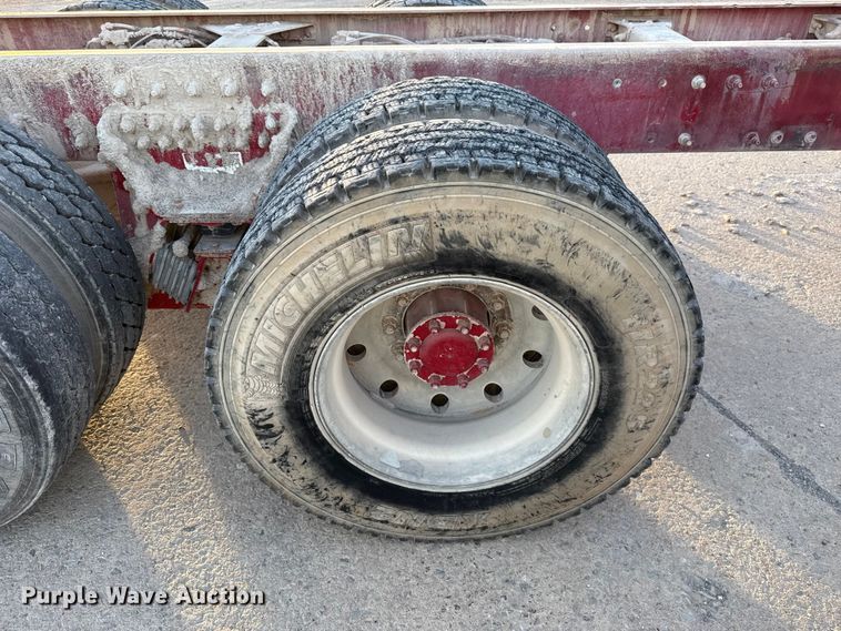 image for item EE3429 2011 Peterbilt 365 