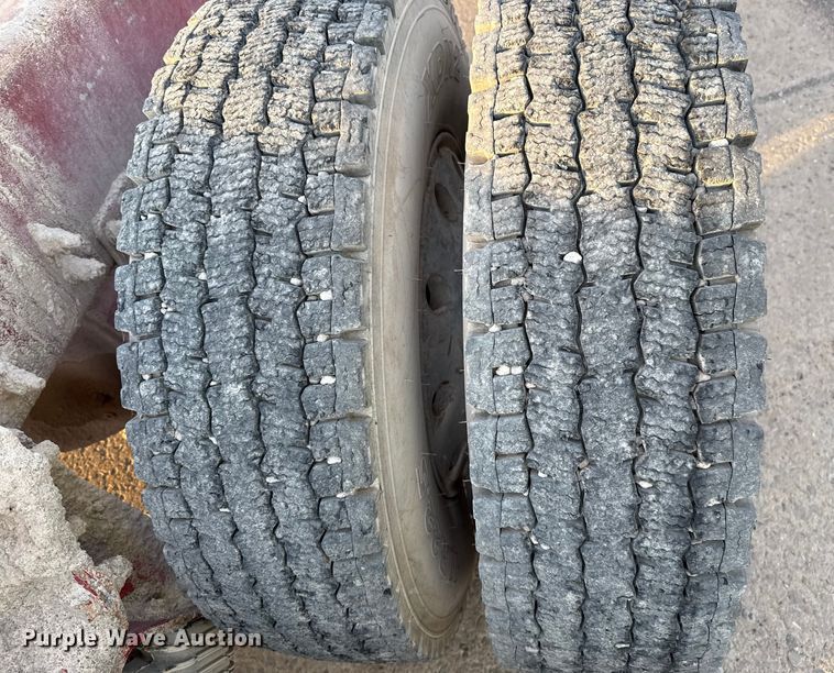 image for item EE3429 2011 Peterbilt 365 