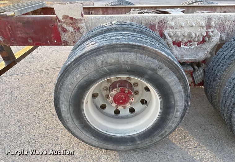 image for item EE3429 2011 Peterbilt 365 