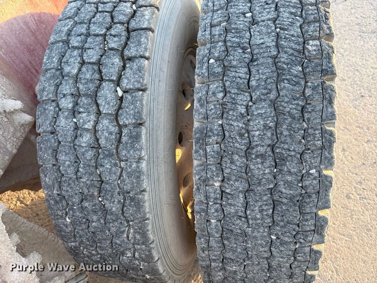 image for item EE3429 2011 Peterbilt 365 