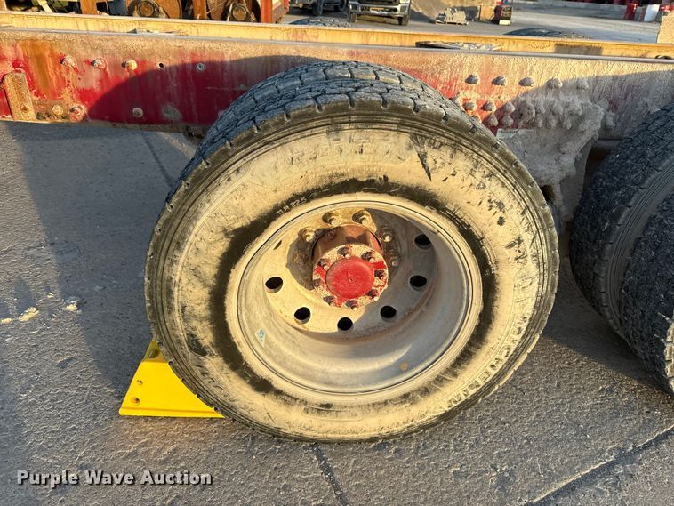 image for item EE3429 2011 Peterbilt 365 