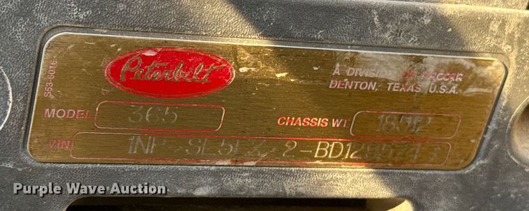 image for item EE3429 2011 Peterbilt 365 