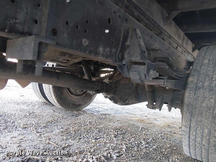 image for item EE5024 2005 Isuzu NPR flatbed truck