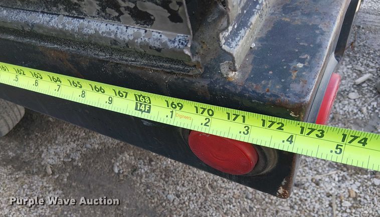 image for item EE5024 2005 Isuzu NPR flatbed truck