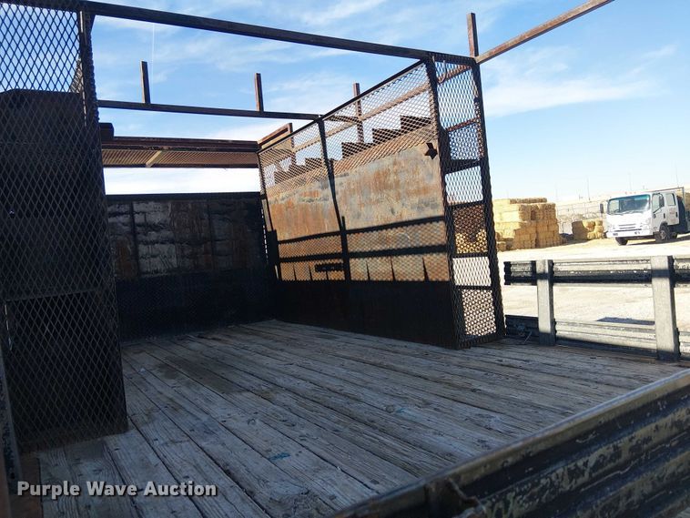 image for item EE5024 2005 Isuzu NPR flatbed truck