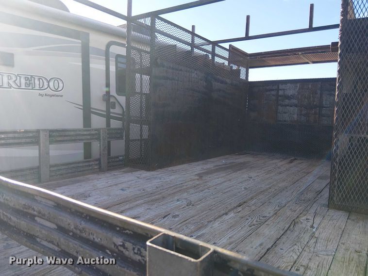 image for item EE5024 2005 Isuzu NPR flatbed truck