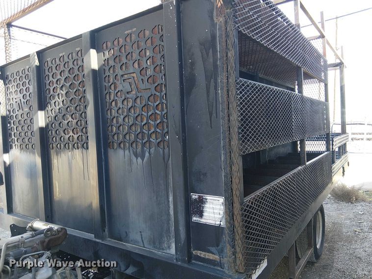 image for item EE5024 2005 Isuzu NPR flatbed truck