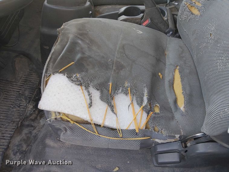 image for item EE5024 2005 Isuzu NPR flatbed truck