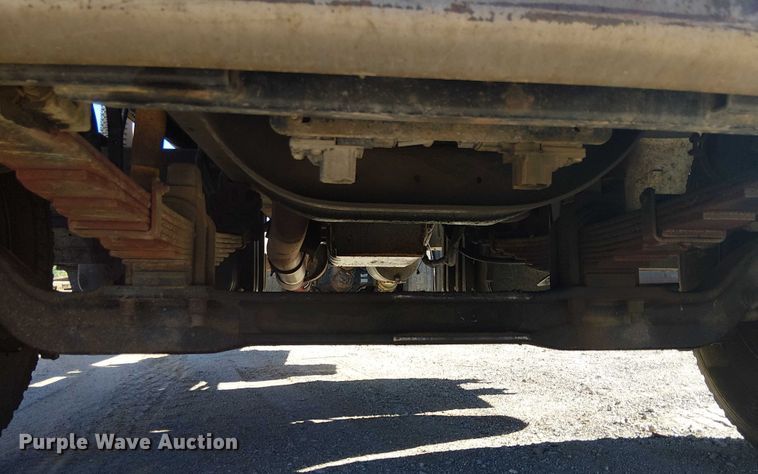 image for item EE5026 2000 Sterling L7500 truck cab and chassis