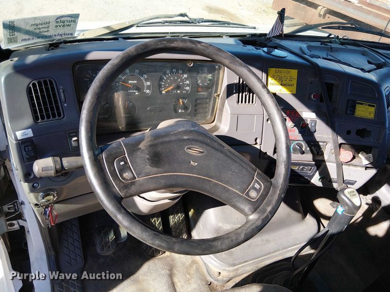 image for item EE5026 2000 Sterling L7500 truck cab and chassis