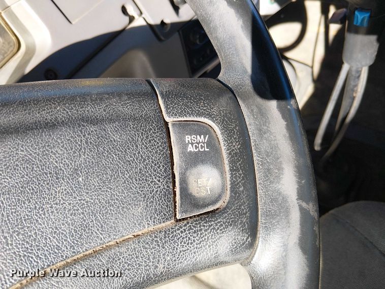 image for item EE5026 2000 Sterling L7500 truck cab and chassis