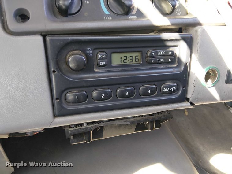 image for item EE5026 2000 Sterling L7500 truck cab and chassis