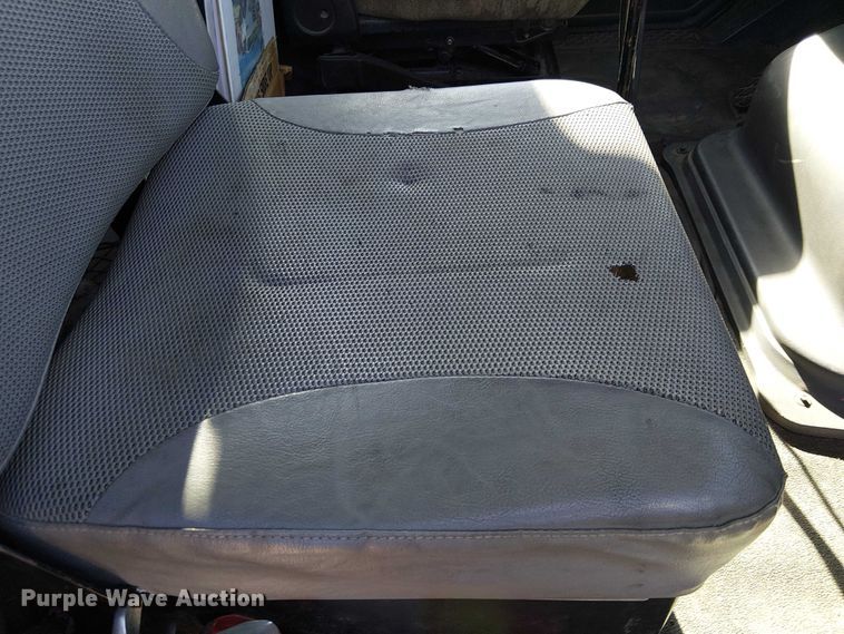 image for item EE5026 2000 Sterling L7500 truck cab and chassis