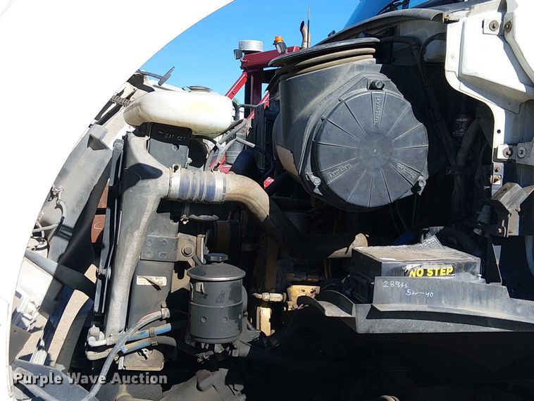 image for item EE5026 2000 Sterling L7500 truck cab and chassis