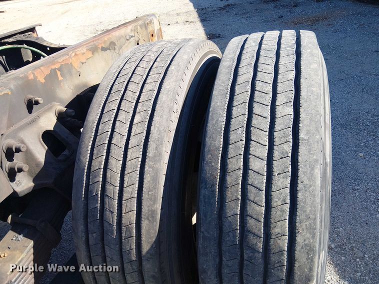 image for item EE5026 2000 Sterling L7500 truck cab and chassis