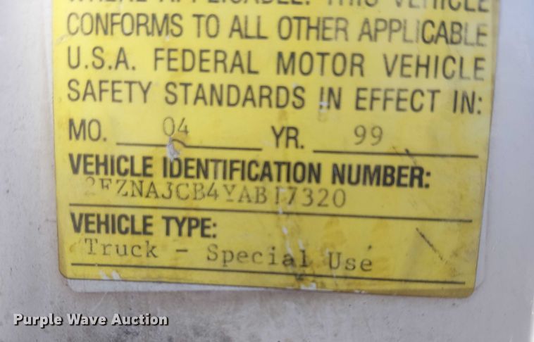 image for item EE5026 2000 Sterling L7500 truck cab and chassis