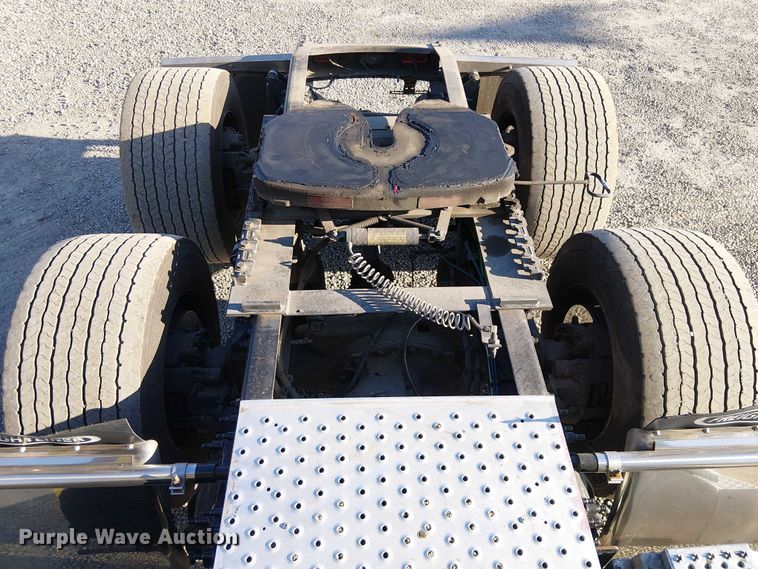 image for item EE5028 2023 Freightliner Cascadia semi truck