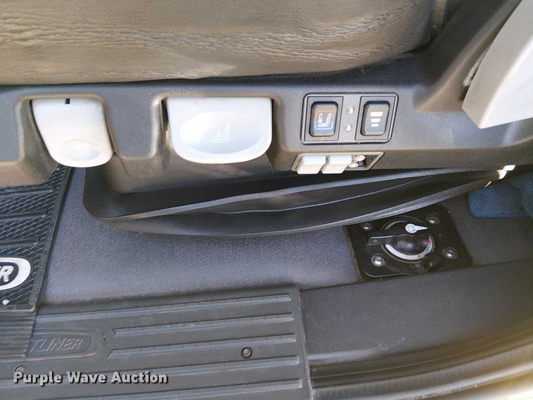 image for item EE5028 2023 Freightliner Cascadia semi truck